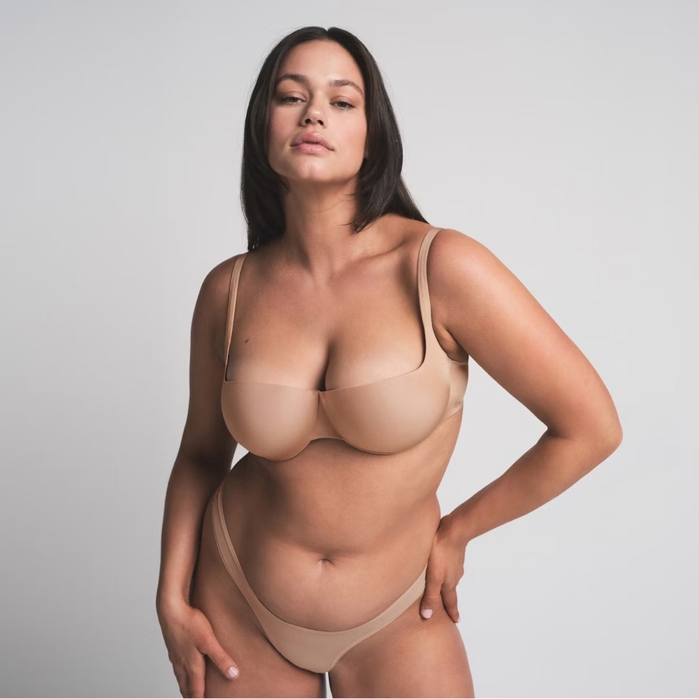 SKIMS| Balconette Push Up Bra (Sand) - Picture 3 of 10